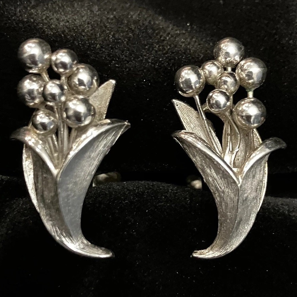 VTG Jewelry Floral Fruit Nosegay Silver Tone Clip On Earrings Bouquet Estate
